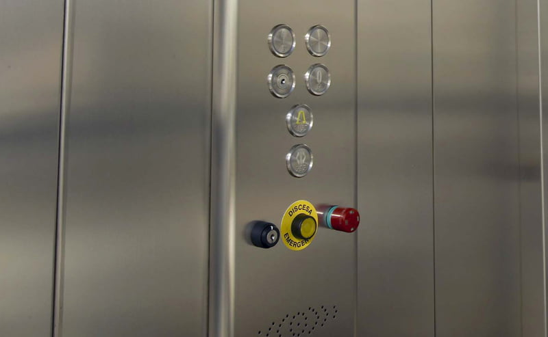 Blocco ascensore condominiale: come intervenire